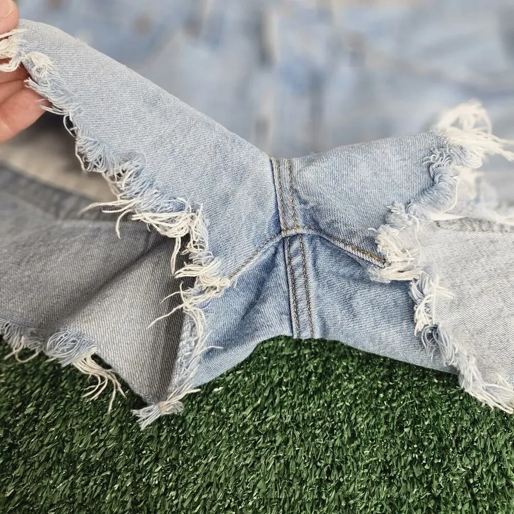 Levi's 501 Women Shorts W30(32) Blue Denim Cut Off Distressed Frayed Button Fly - Picture 4 of 13